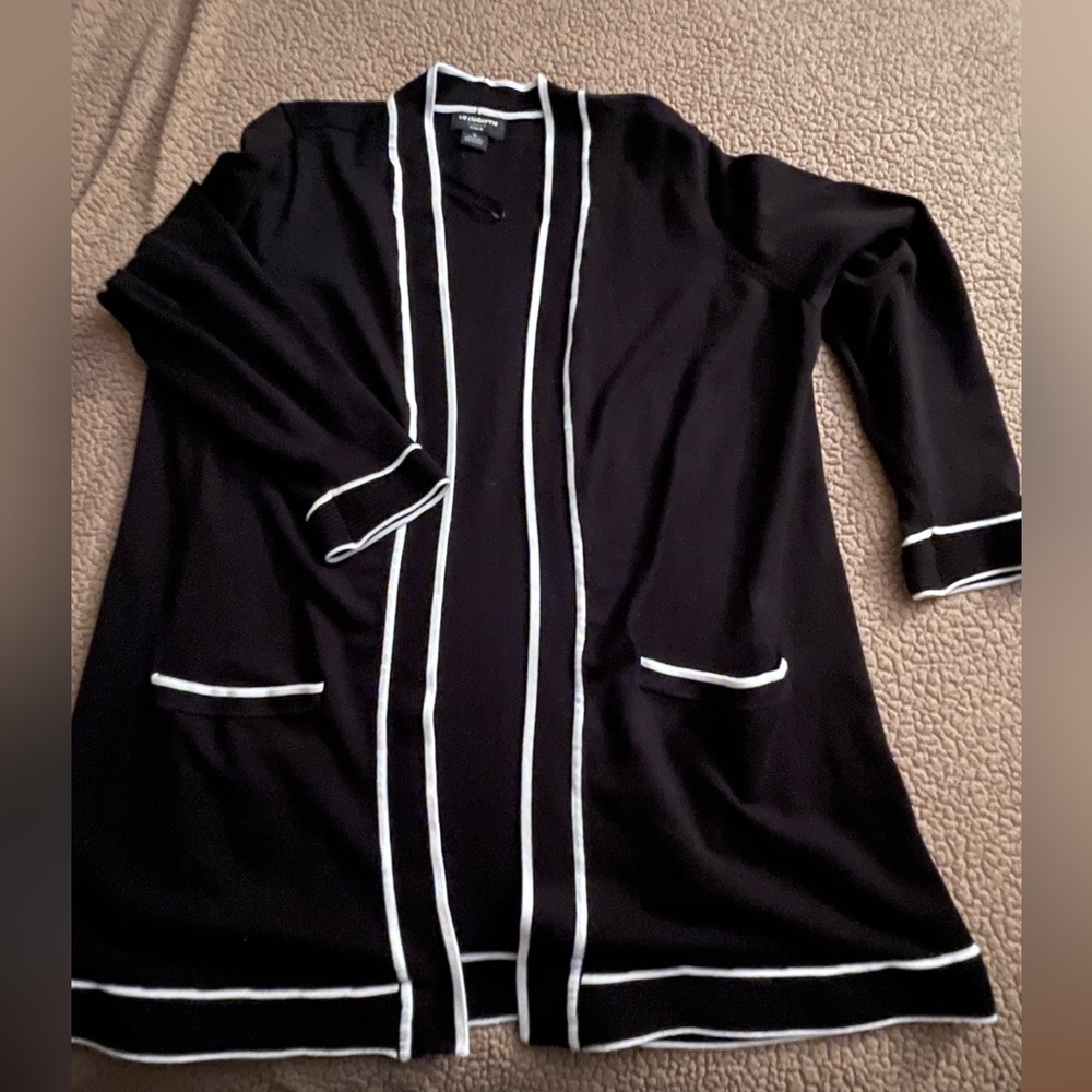 Gently used size 1X Liz Claiborne, black, and white cardigan.